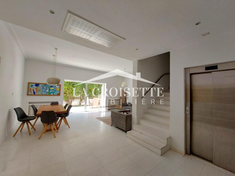 Triplex S+4 avec piscine à Gammarth